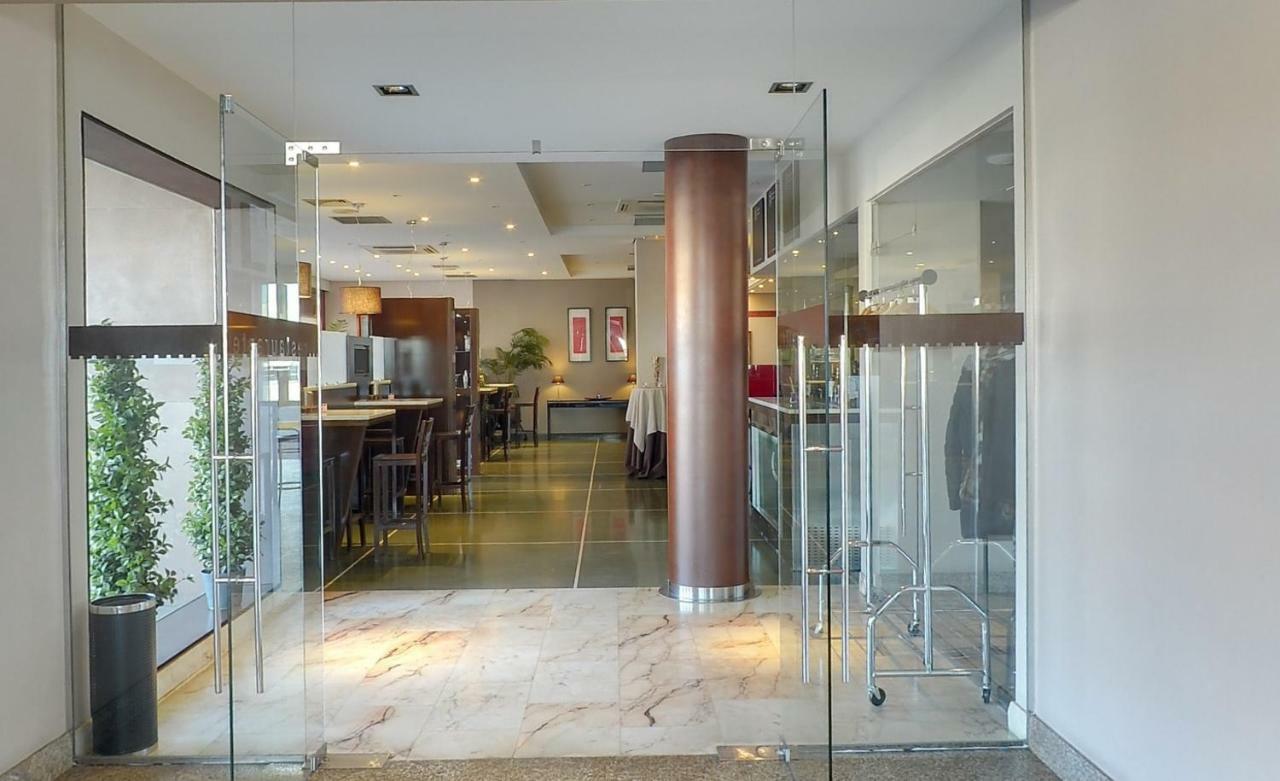Hotel Moya Навальмораль-де-ла-Мата Экстерьер фото